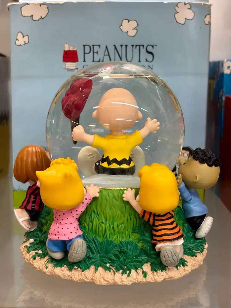 Peanuts Westland “Our Hero” Waterglobe