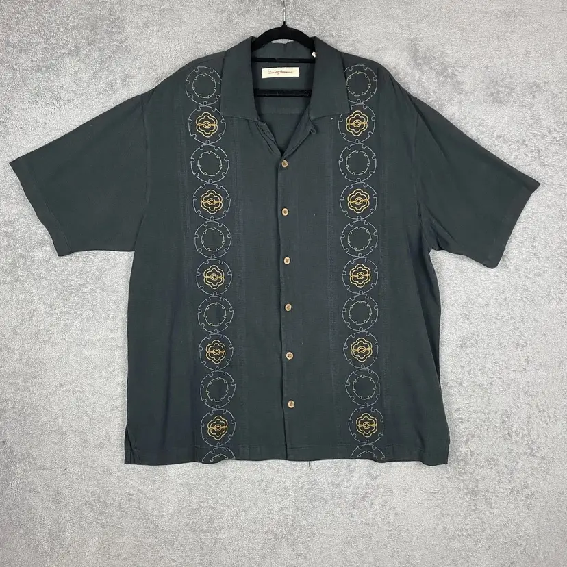 Tommy Bahama Shirt Mens XL Charcoal Gray 100% Silk Camp Short Sleeve Embroidered