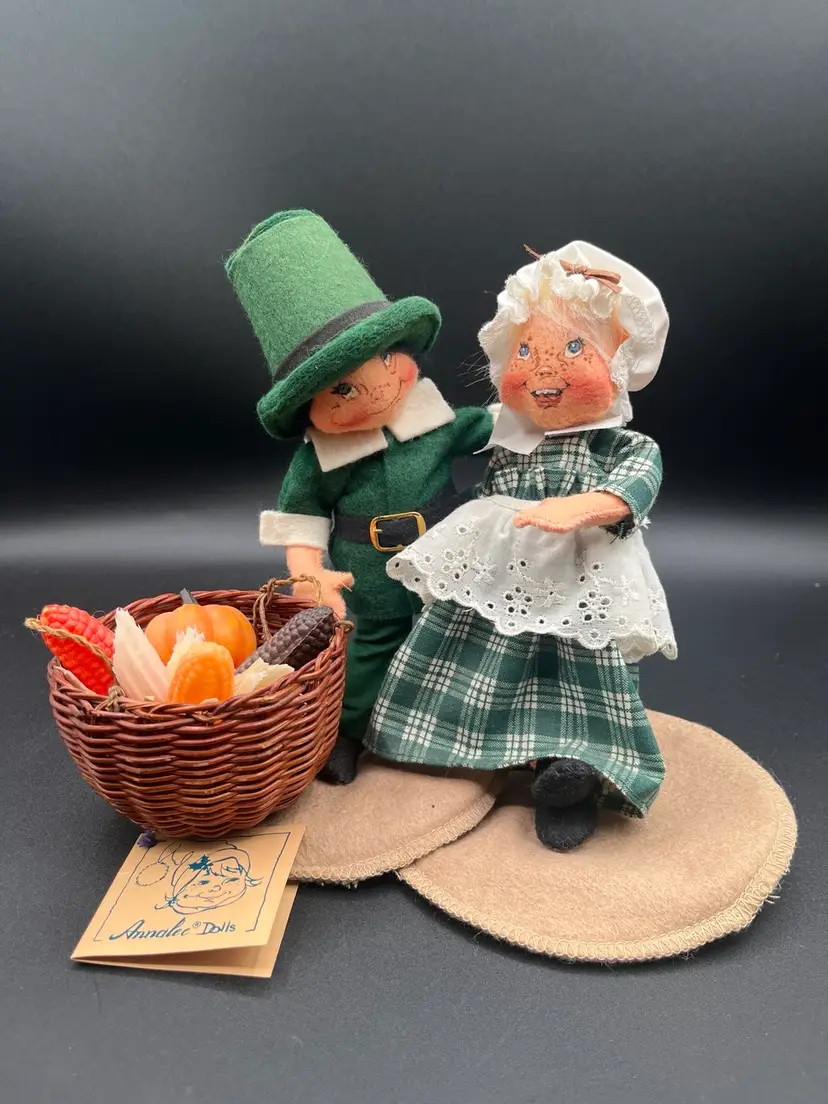 **1991 Annalee Doll 8” PILGRIM BOY & GIRL  Kids Vegetable Basket Thanksgiving Tag