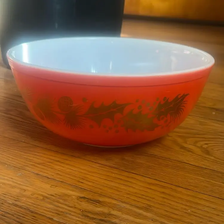Pyrex golden Leaf 404 Mixing Bowl