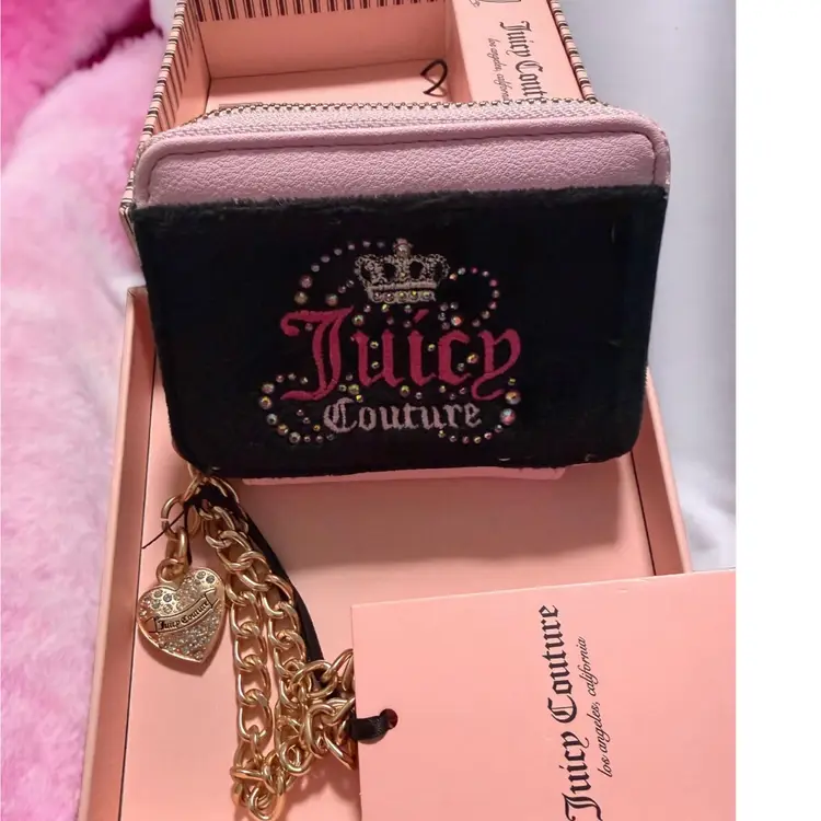 Juicy Couture Zip Around Wallet