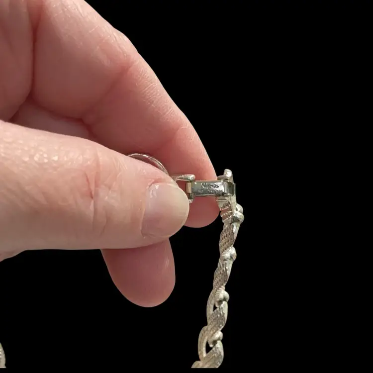 Vintage Silvertone Textured Napier Choker.