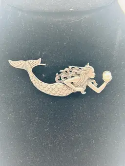 Vintage Signed JJ Silver pewter Mermaid holding Pearl Brooch/Pin