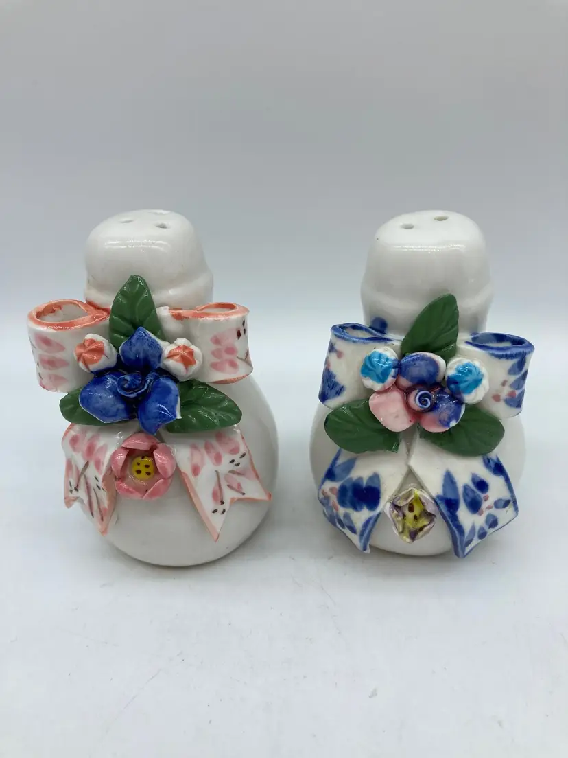 Bows and Flowers on Ceramic Salt and Pepper Shakers