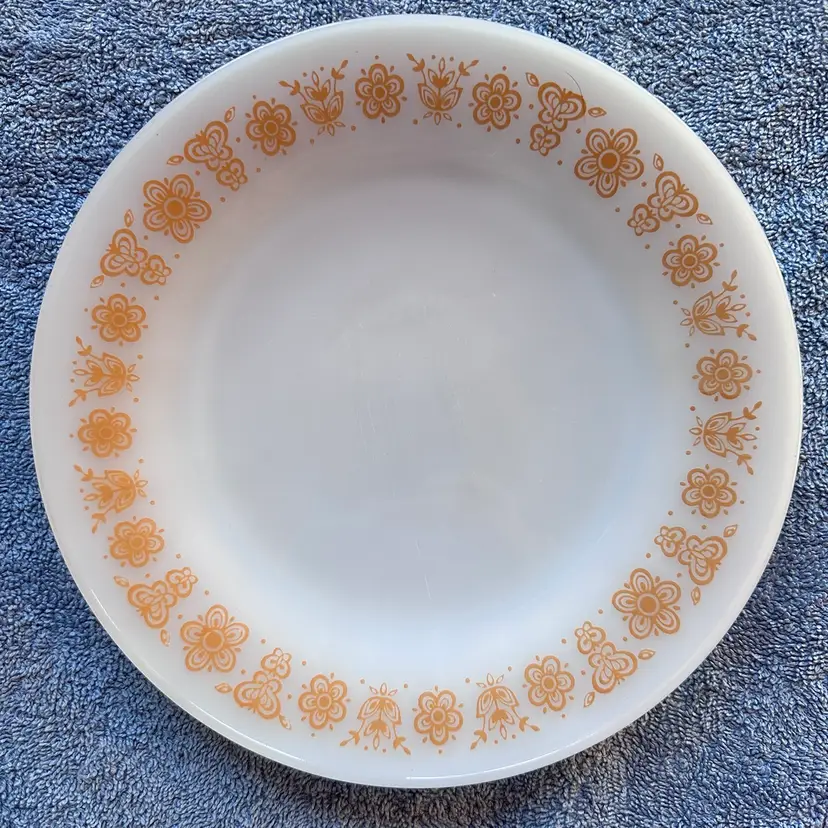 Vintage Termo-Rey 9” Dinner Plate Butterfly Milk Glass. Made In Brazil. #1101