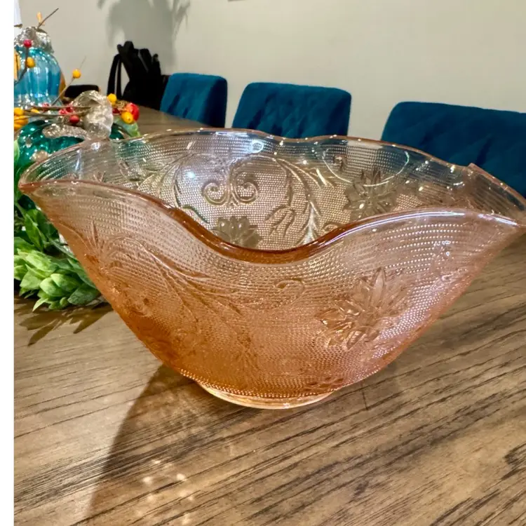 Vintage Tiara Sandwich Indiana Glass Pink Peach Ruffled Serving Bowl 10”