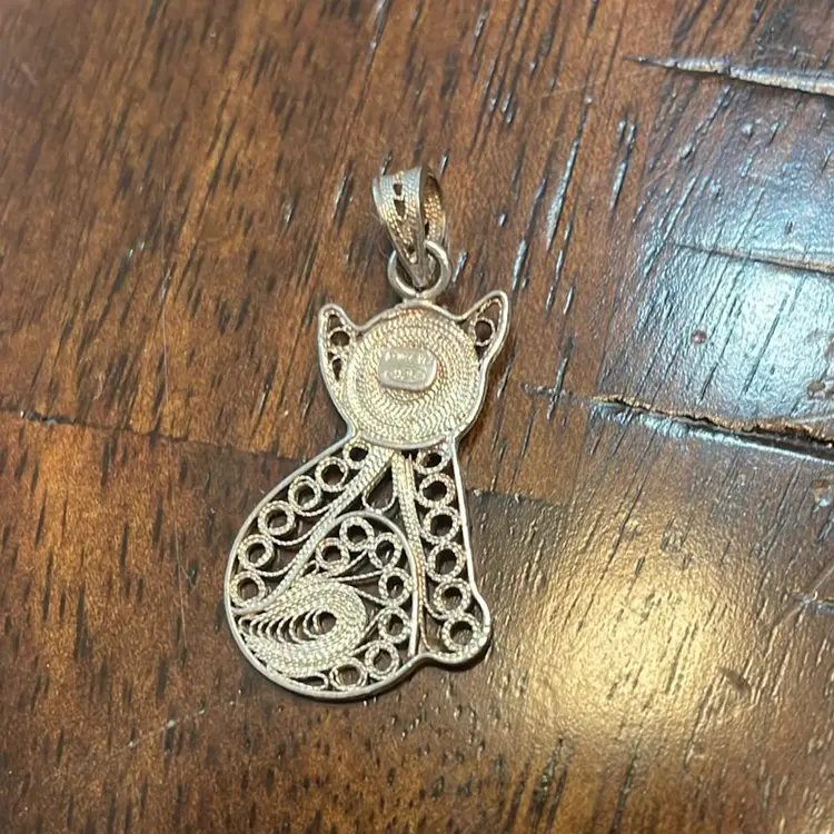 Sterling Silver Filigree Sitting Cat Pendant Halloween