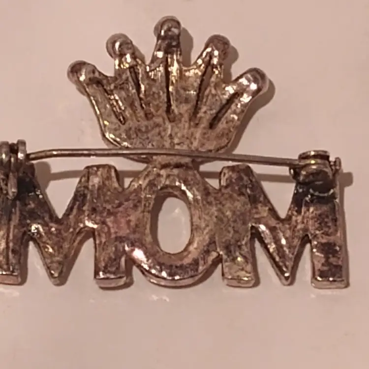 Beautiful vintage MoM brooch