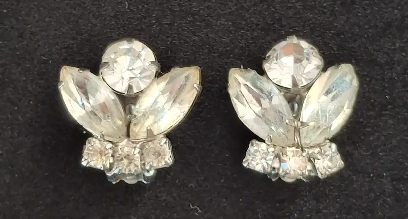 232 Vintage Rhinestone Clip On Earrings