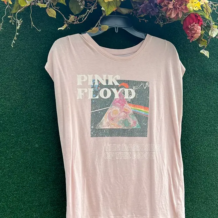 Pink Floyd Pink  Fashion Tee. Size Extra Large 14/16 The Dark Side Of The Moon.