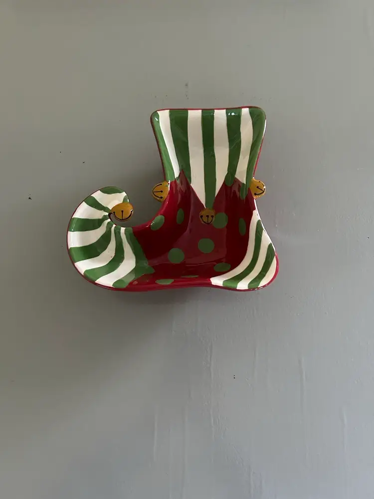 Vintage Elf Shoe Christmas Dish. Boston Warehouse 2005. 7 X 7.5 Inches