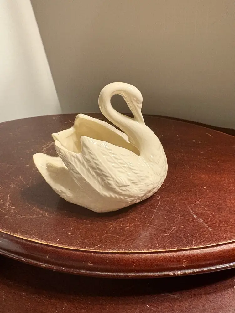 Small Swan Trinket Dish