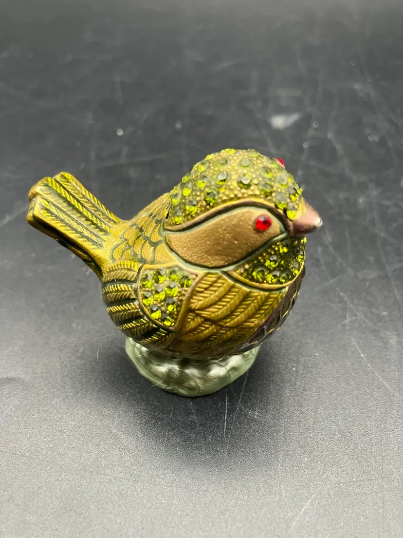 BIN - Vintage Green Jeweled Bird Trinket Box Enamel Crystals With Magnetic Closure 2.125”