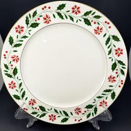Royal Doulton English Porcelain Christmas Holly Dinner Serving Plate 1986