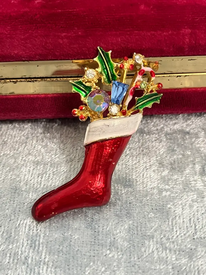 vintage Weiss Christmas Stocking Brooch