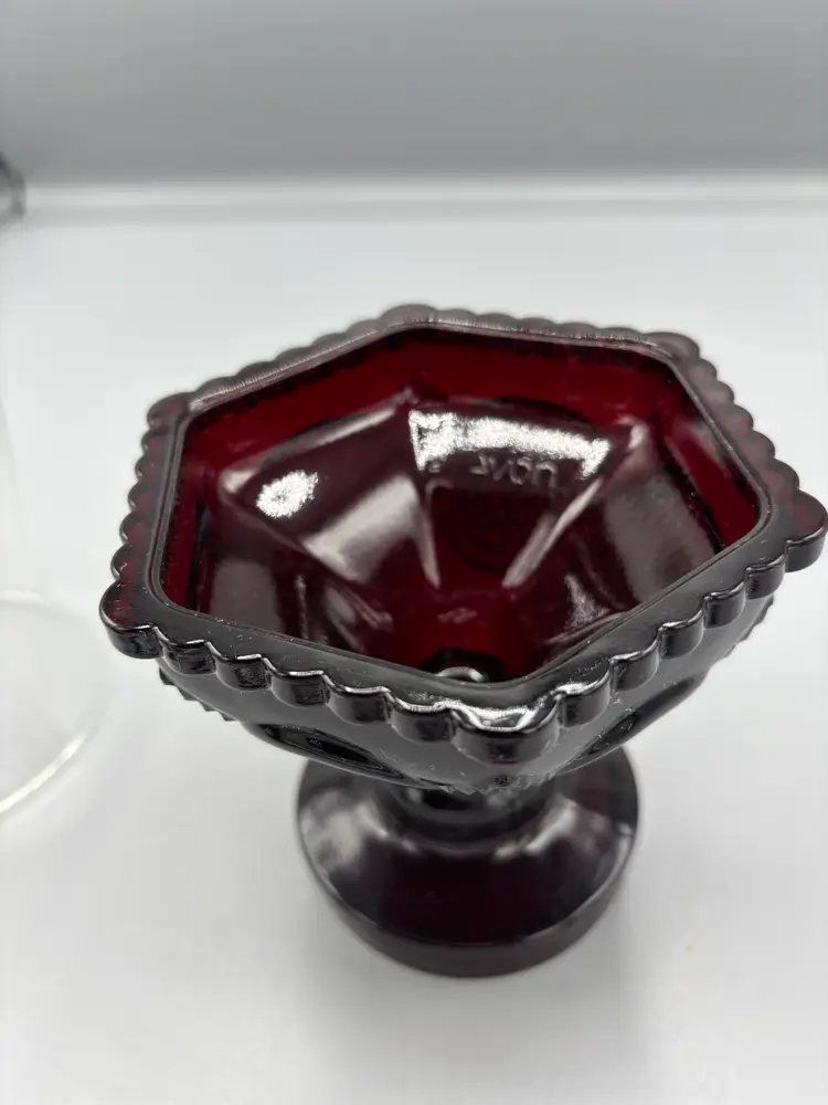Avon Cape Cod Ruby candle lamp