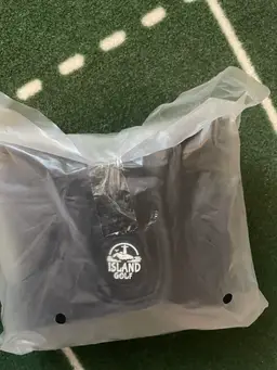 NIP Island Golf Quilted Mallet Cover.