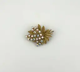 Vintage Gold Tone AB Crystal Leaf Brooch 2.25”x 1.75”