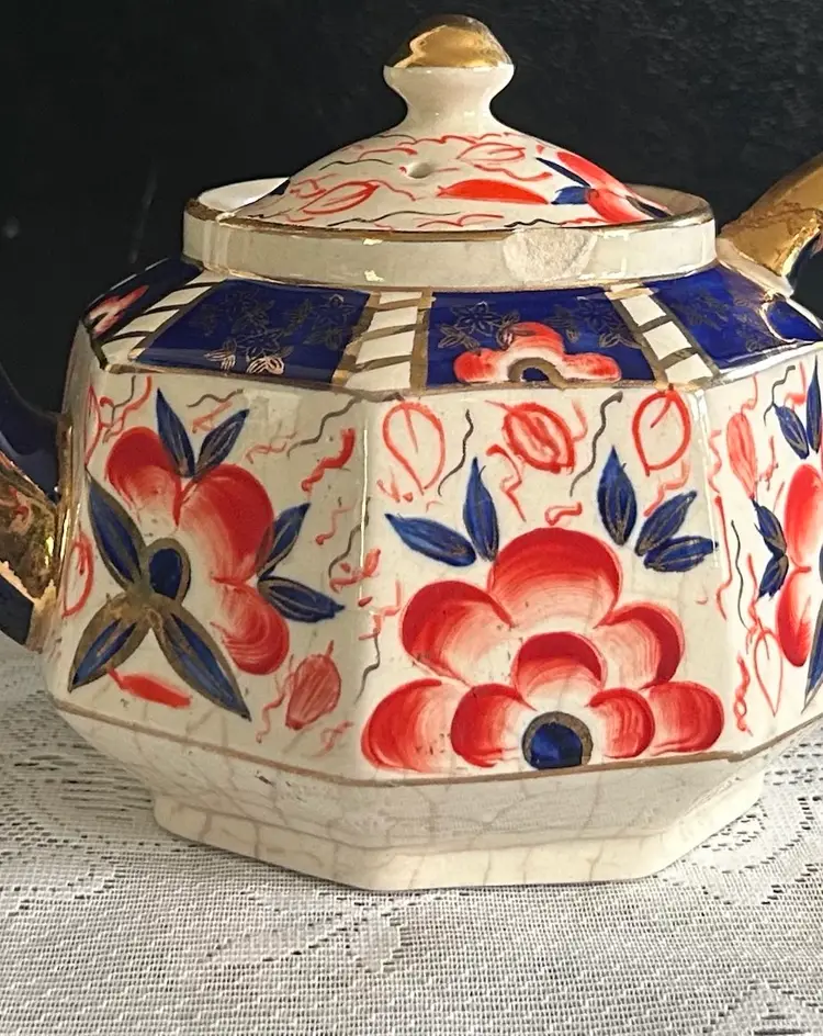 First Ever Live Auction At Finders Keepers Society