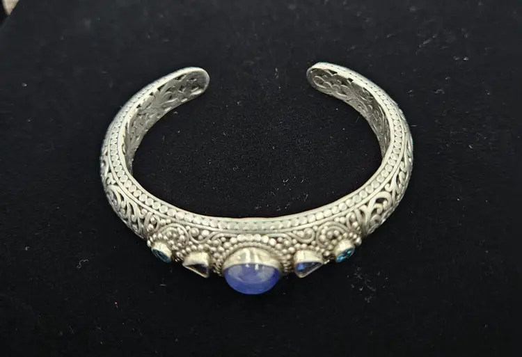 Sarda Tanzanite and Topaz 925 Cuff Filigree Bracelet