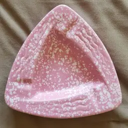Ashtray Marietta Modern Pink & White Drip/Splatter Ceramic Glazed Triangle Mid-Century Modern Vintage