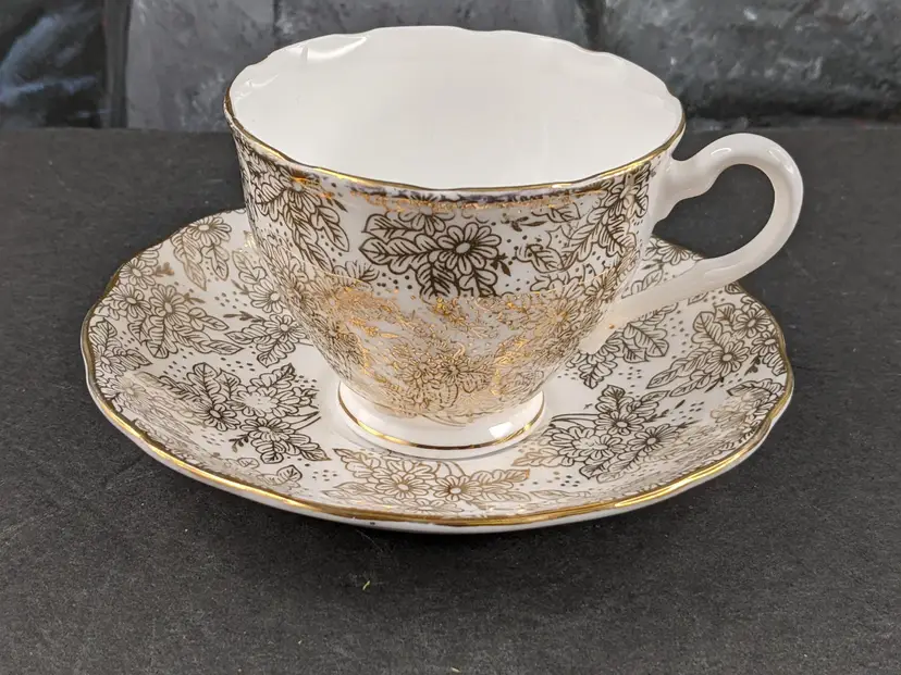 Bone China Teacup Saucer England Colclough White Gold Floral Tea Party Daisy