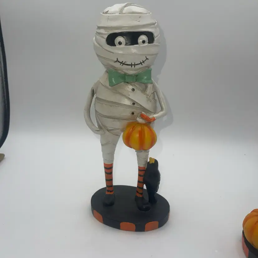 Halloween Mummy Trick Or Treat Her With Crow At Feet 11 Inches Tall