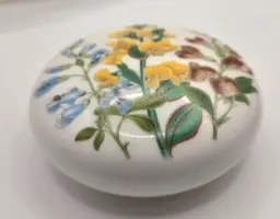 Beautiful Vintage Milk Glass Floral Paperweight. 3.75