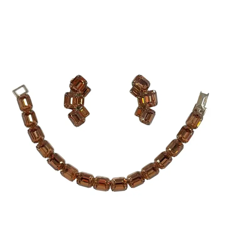 028. Vintage 1940s Weiss 7” Emerald Cut Topaz Rhinestone Bracelet with Matching 1” Clip Earrings