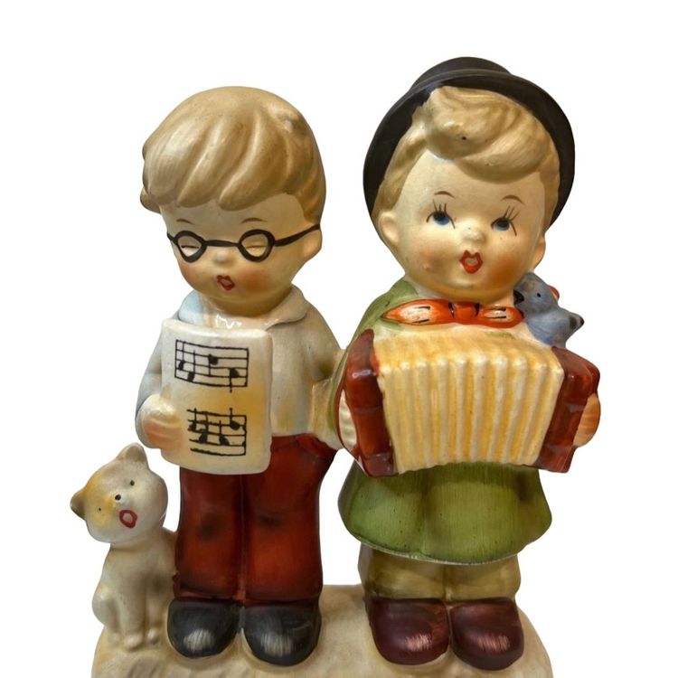 Vintage dabs Japan Christmas Caroling Boys Figurine 5”x 6.5” FF
