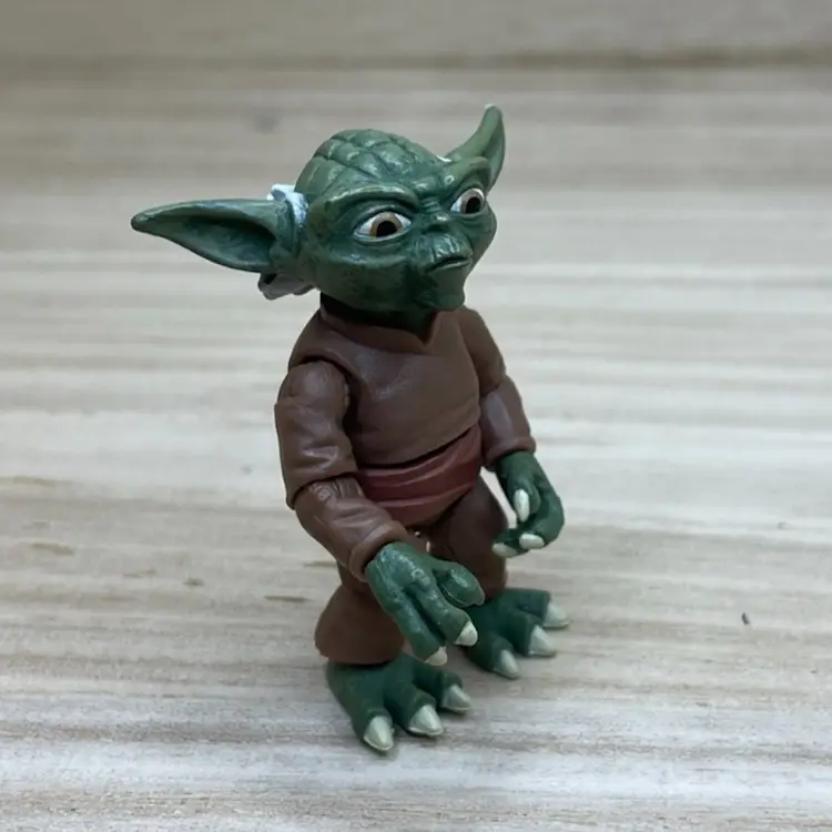 Hasbro Star Wars: The Clone Wars - Jedi Yoda 2” Action Figure 2009 LFL