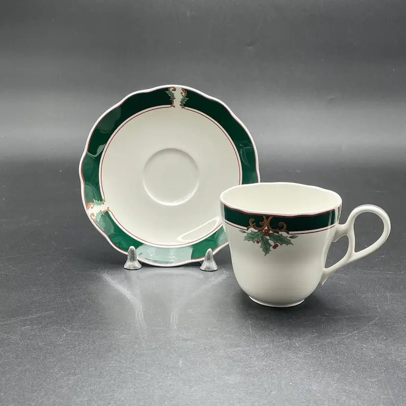Noritake Primachina 9425 Retired Home for Christmas 2 Cups Saucers VTG Drinkware