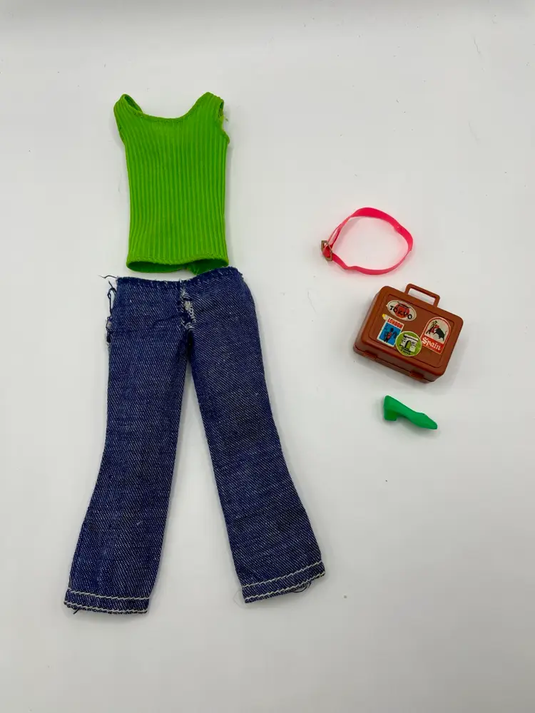 VTG 1971 Busy FRANCIE Twist ’N Turn Original Outfit & Suitcase #3313