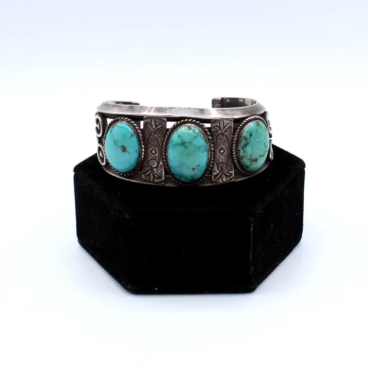 Artisan vintage sterling silver turquoise cuff bracelet 90.60g