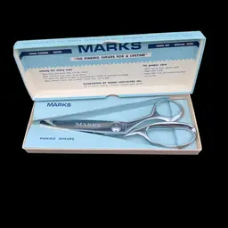 #187A Vintage Marks Brand 7 1/2" Chrome Pinking Shears 407 4-531 Brazil, Right Handed in Original Box 
Sharp And In Very Good Condition