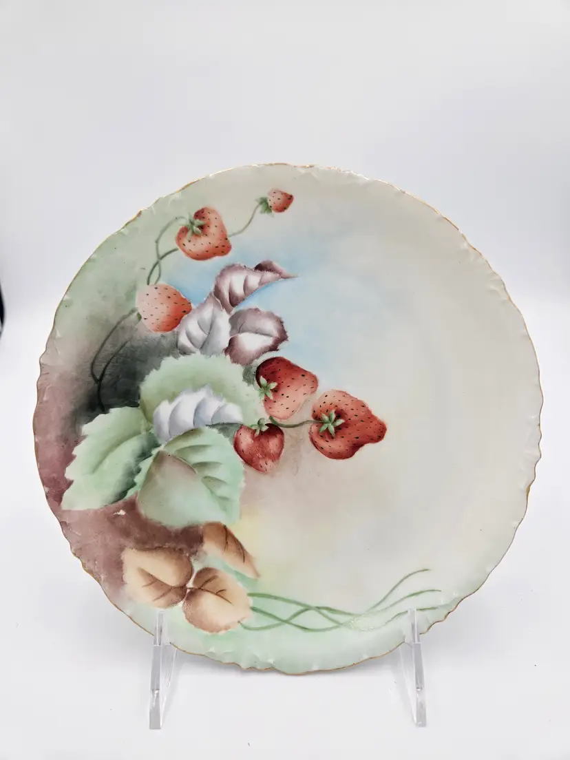 #C81 R&C Versalles Strawberry Motif Porcelain Plate 8 inch