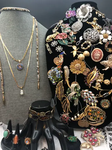 Jewelry With Gerber Daisies 