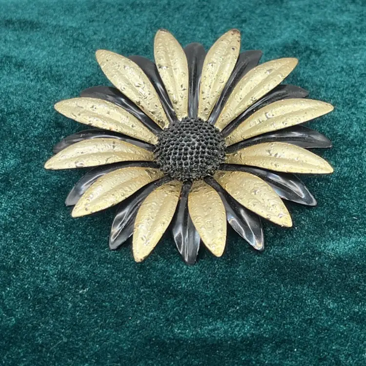 3”  Black & Gold Splatter Daisy Brooch