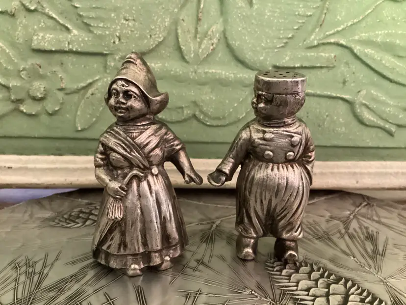 Vintage Dutch Boy & Girl Salt and Pepper Shakers