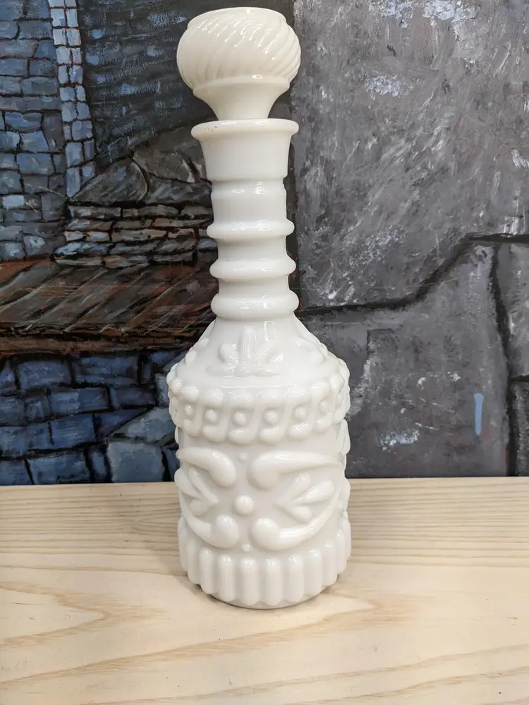 Vintage 1969 Jim Beam Bonded White Milk Glass Alcohol Decanter Bottle 3D Barware