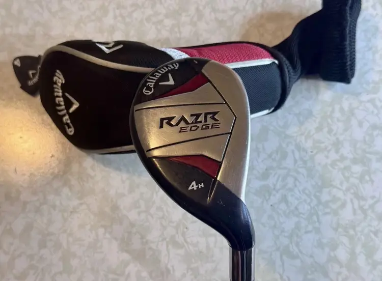Callaway RAZR EDGE 4 Hybrid 4H 22* Uniflex 75g Graphite Shaft RH With Head Cover