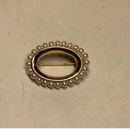 Dainty Goldtone Oval With Faux Pearls - Signed Napier