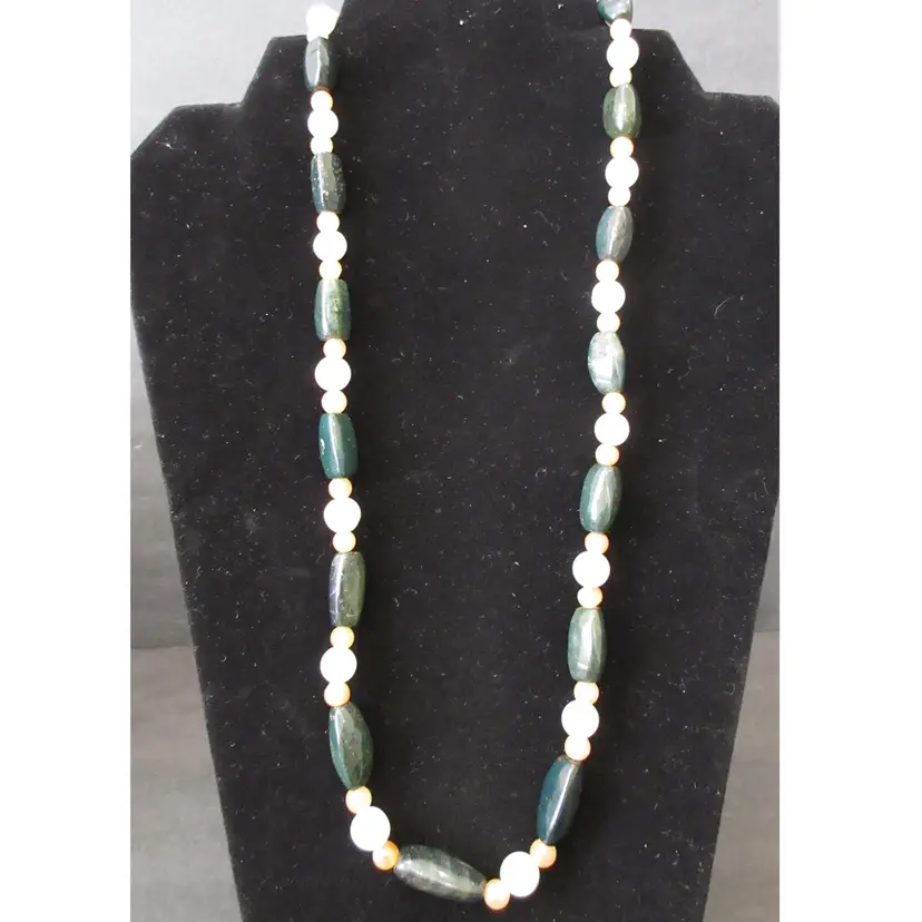 Vintage Green, Pink & White Agate Bead Necklace with Barrel Clasp - 24 inches
