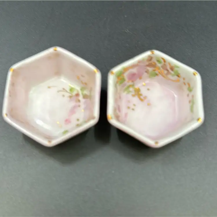 #01 Bavaria Salt Sellers A Set Of 2