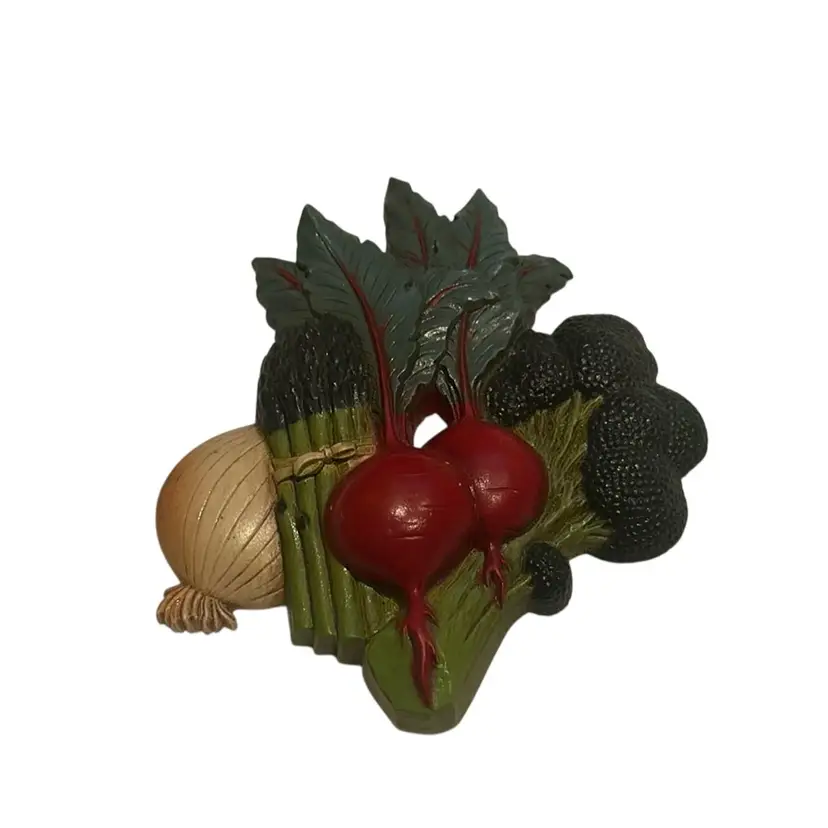 Homco Vegetable Wall Hanging Radish