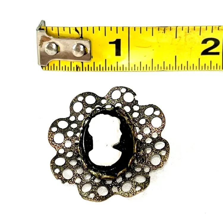 Vintage Cameo w/ issues