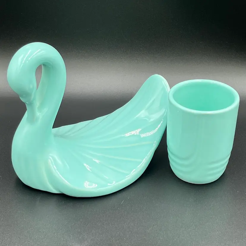 Vintage 80s Mod Ceramic Aqua Swan Decor Wash Cloth Towel Holder Art Deco