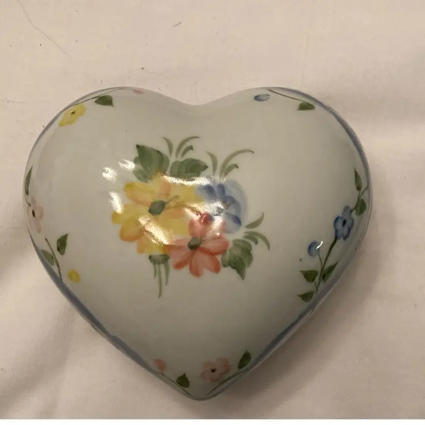 Flowered Heart-shaped Trinket Box By Andrea By Sadek