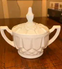 Sugar Bowl W/Lid Tiffin-Franciscan Milk Glass, Betsey Ross Pattern
