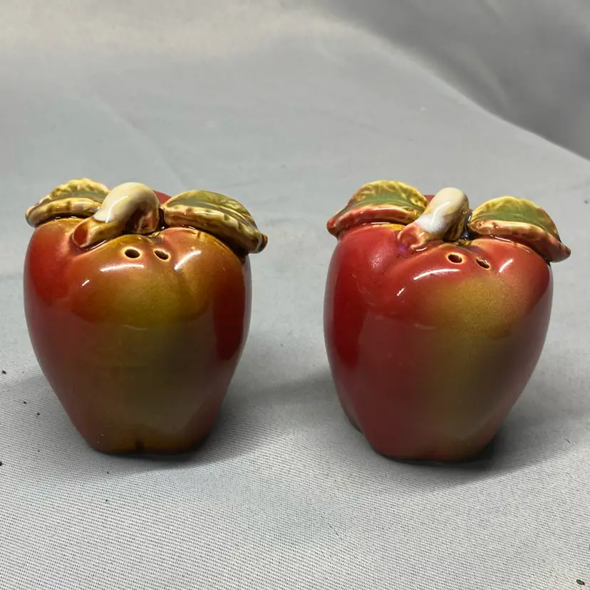 Vintage Apple Salt And Pepper Shakers